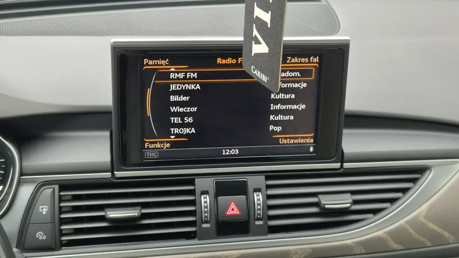 AUDI A6 -