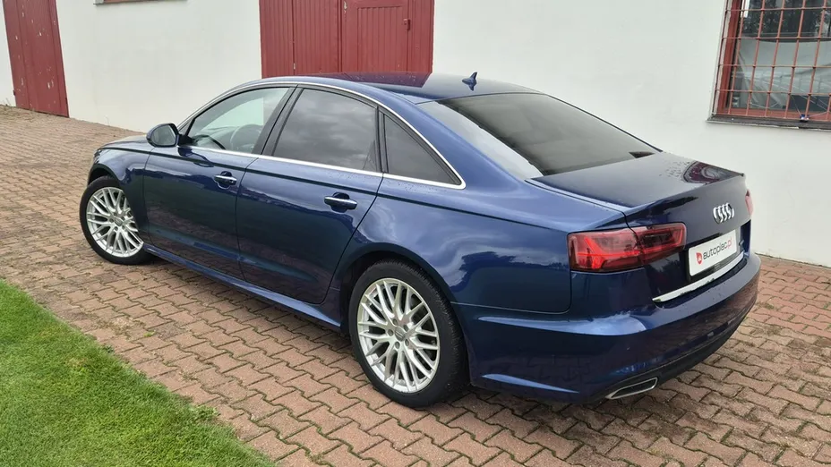 AUDI A6 -