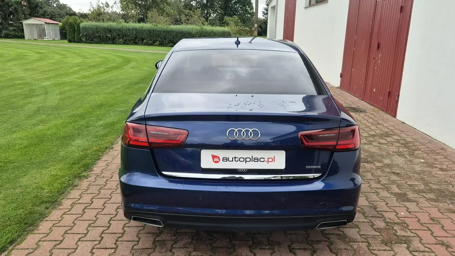 AUDI A6 -