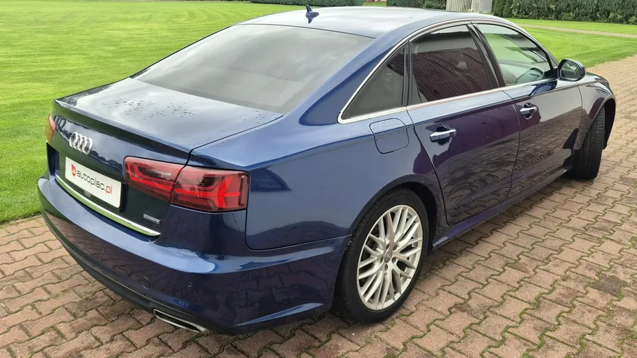 AUDI A6 -