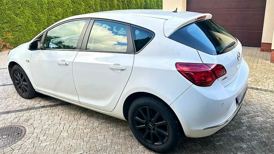 OPEL Astra -