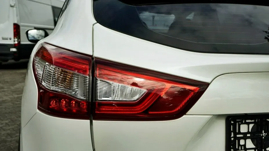 NISSAN Qashqai -