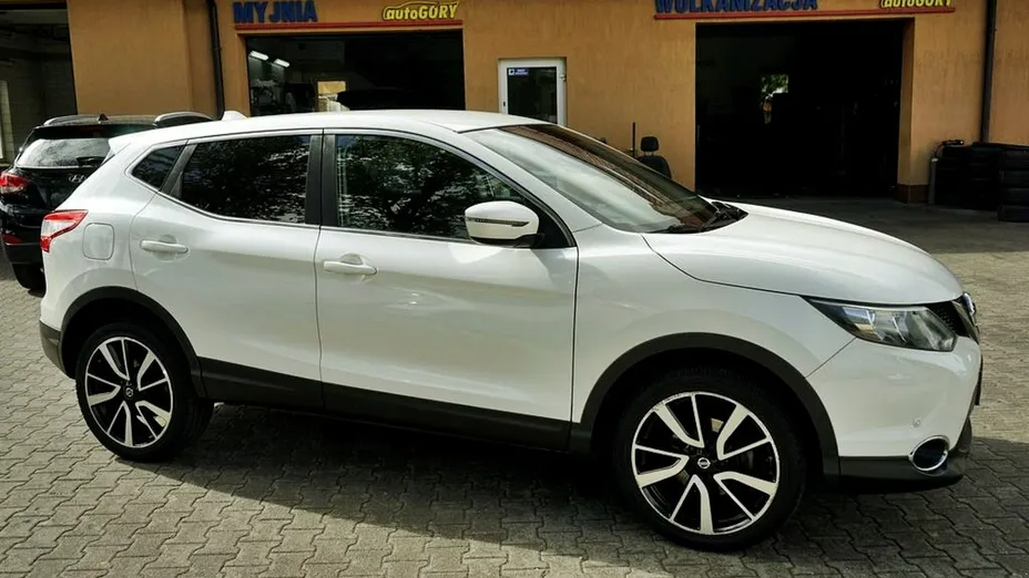 NISSAN Qashqai -