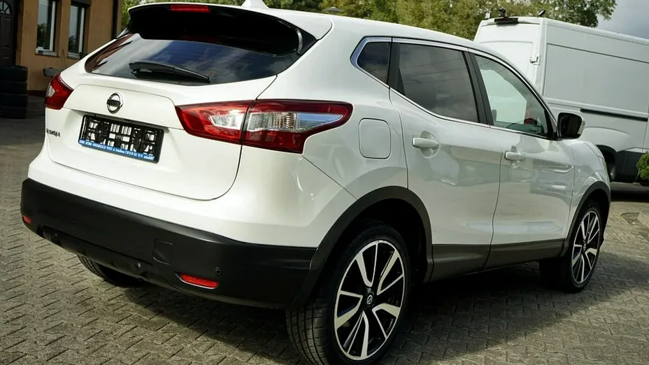 NISSAN Qashqai -