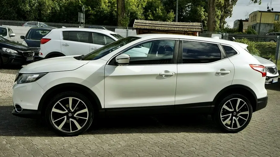 NISSAN Qashqai -