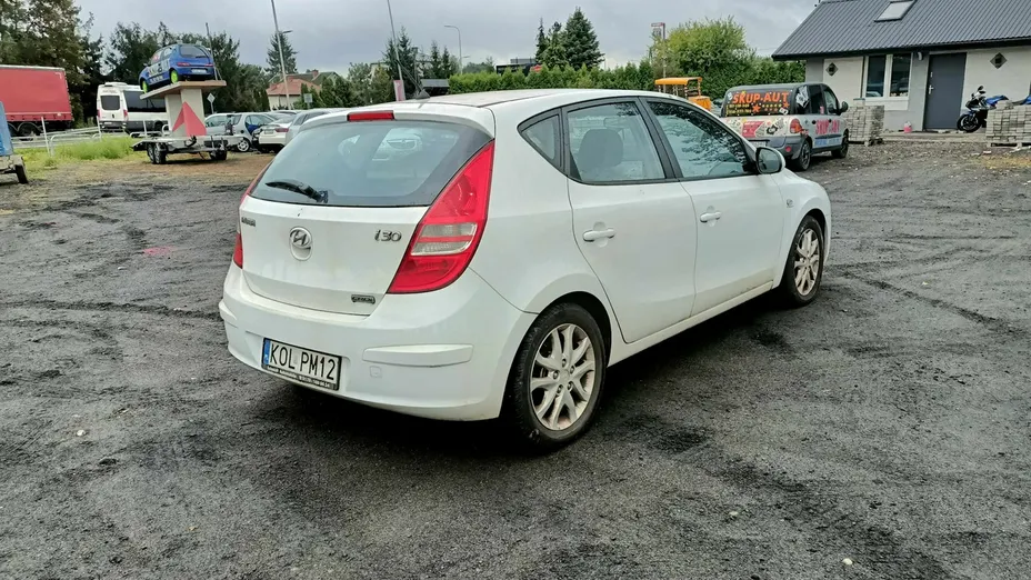 HYUNDAI i30 -