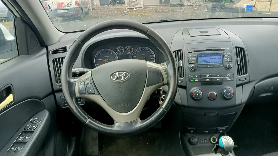 HYUNDAI i30 -