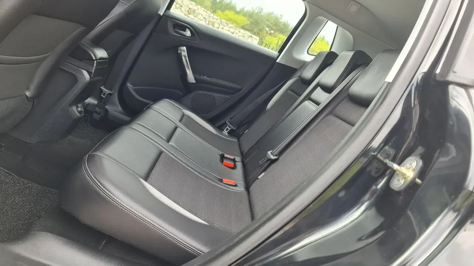 PEUGEOT 2008 -