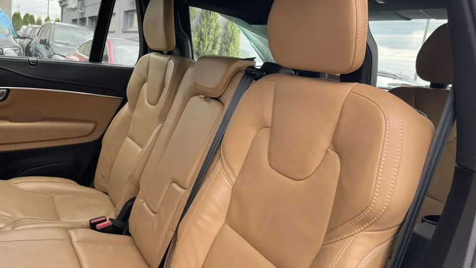 VOLVO XC90 -