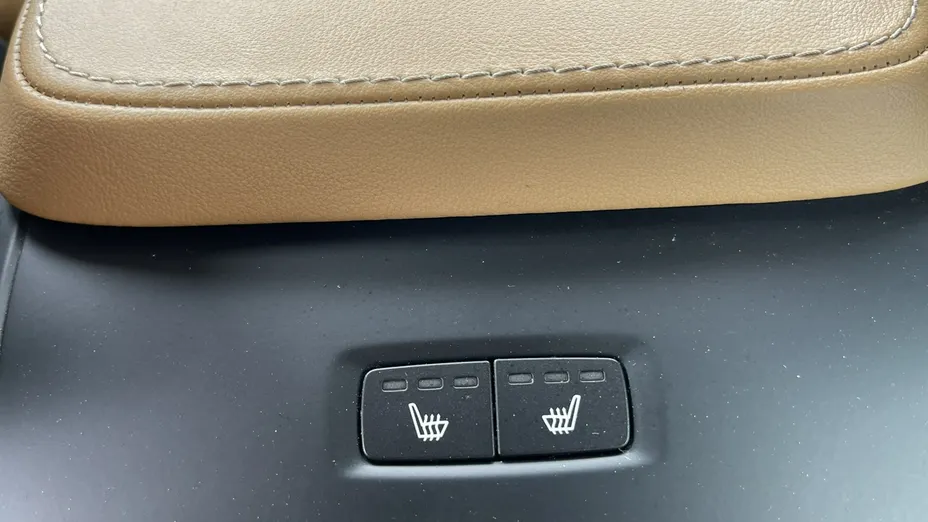 VOLVO XC90 -