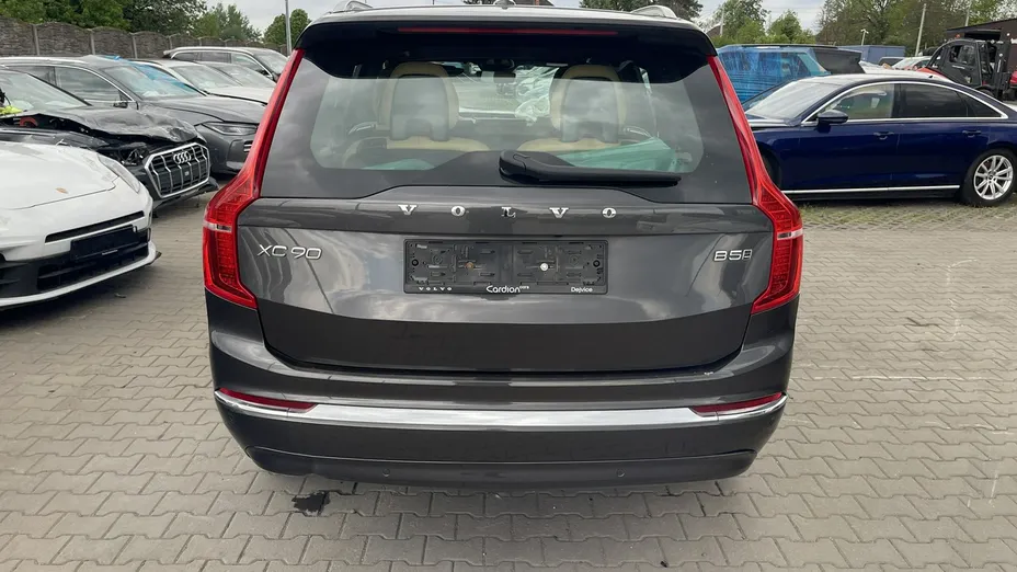 VOLVO XC90 -