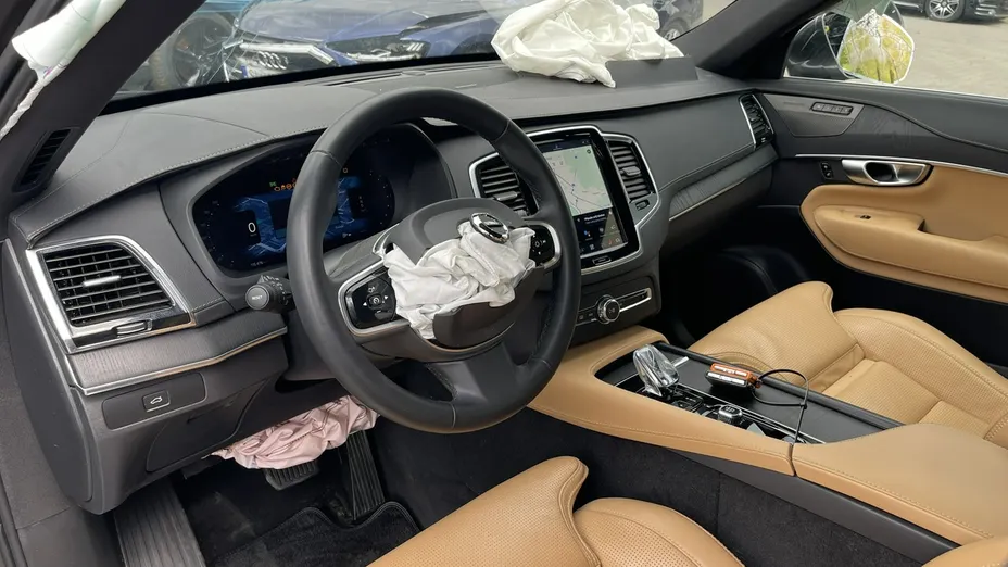 VOLVO XC90 -