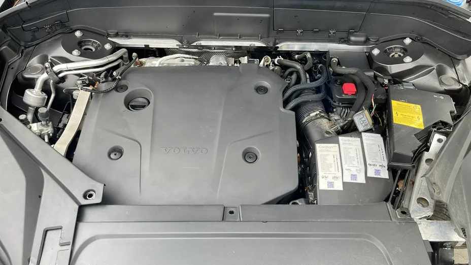 VOLVO XC90 -