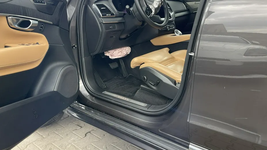 VOLVO XC90 -