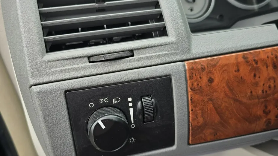 CHRYSLER Town & Country -