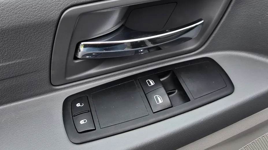 CHRYSLER Town & Country -