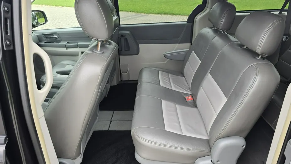 CHRYSLER Town & Country -