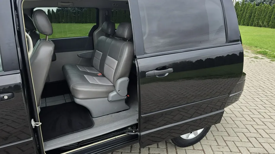 CHRYSLER Town & Country -