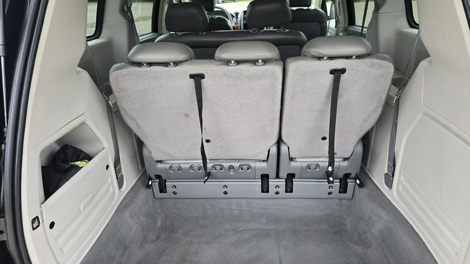 CHRYSLER Town & Country -