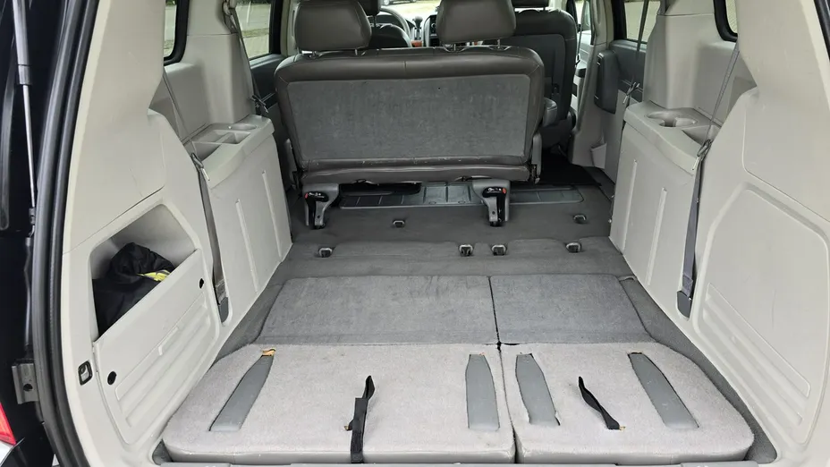 CHRYSLER Town & Country -