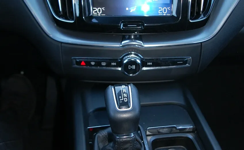 VOLVO XC60 -