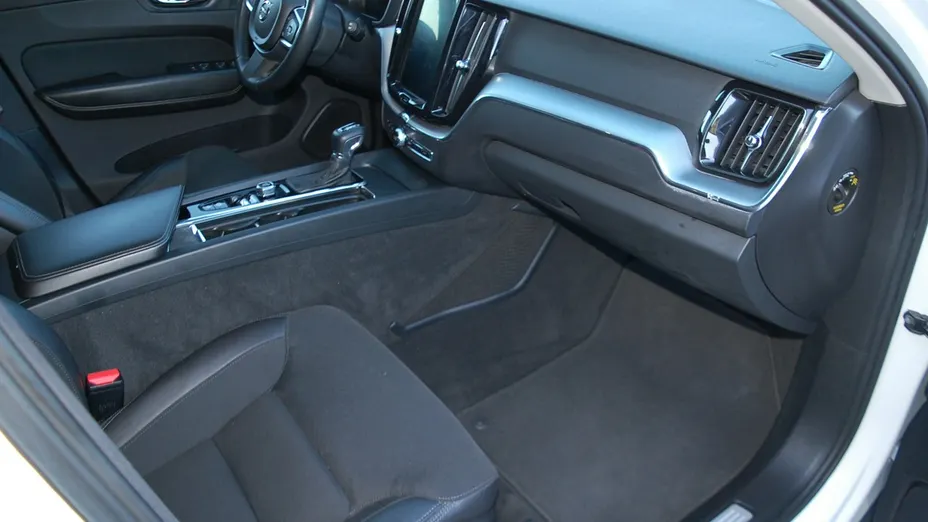 VOLVO XC60 -