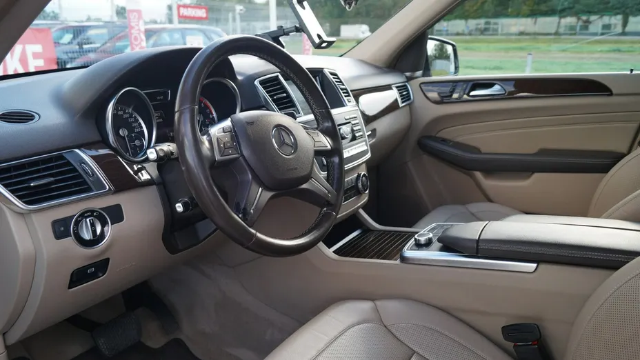 MERCEDES-BENZ ML -