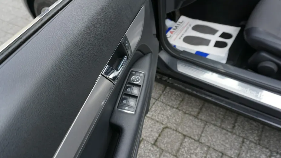 MERCEDES-BENZ E Klasa -