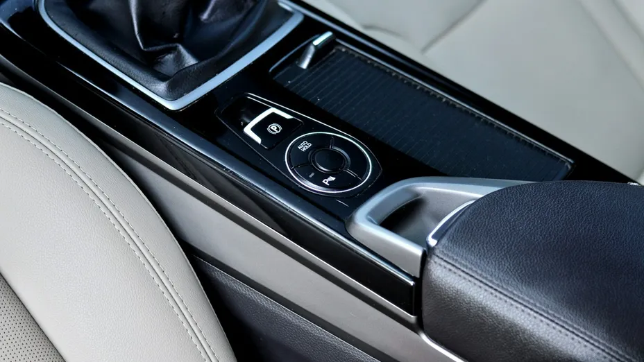 HYUNDAI i40 -