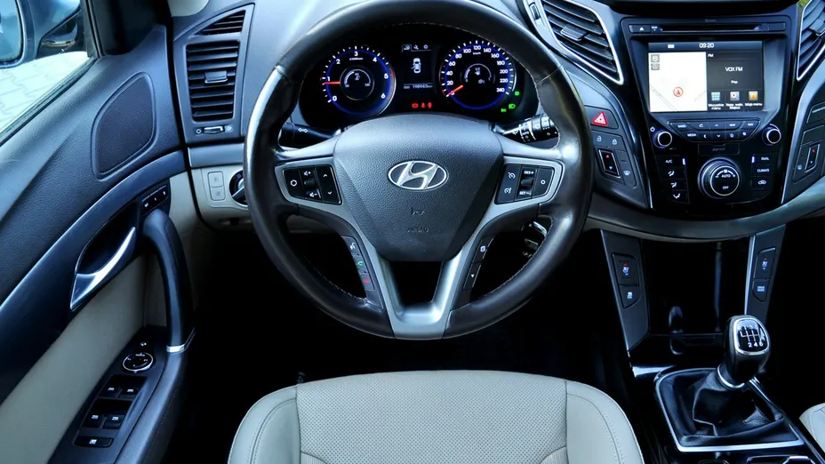 HYUNDAI i40 -