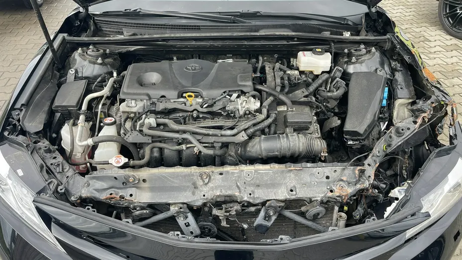 TOYOTA Camry -