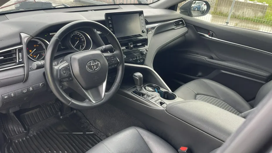 TOYOTA Camry -