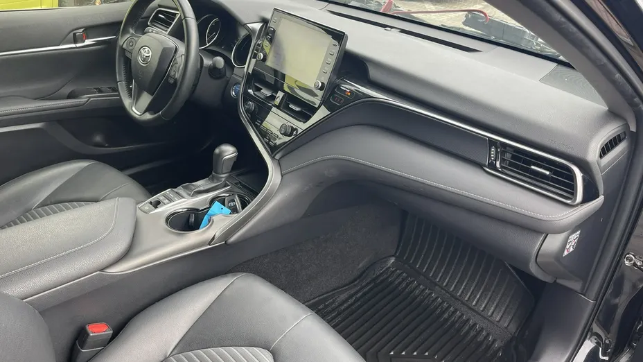 TOYOTA Camry -