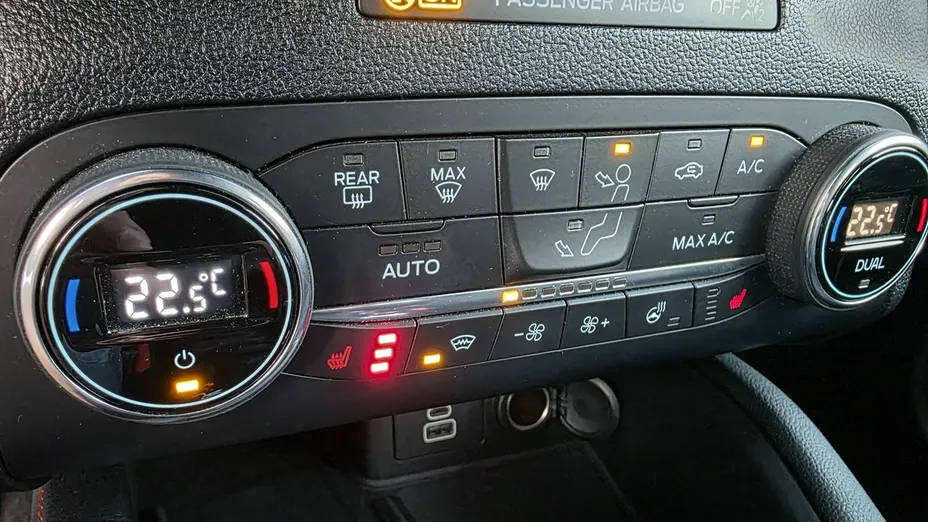FORD Kuga -