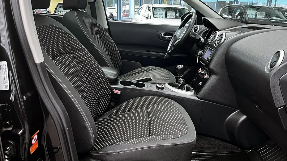 NISSAN Qashqai -