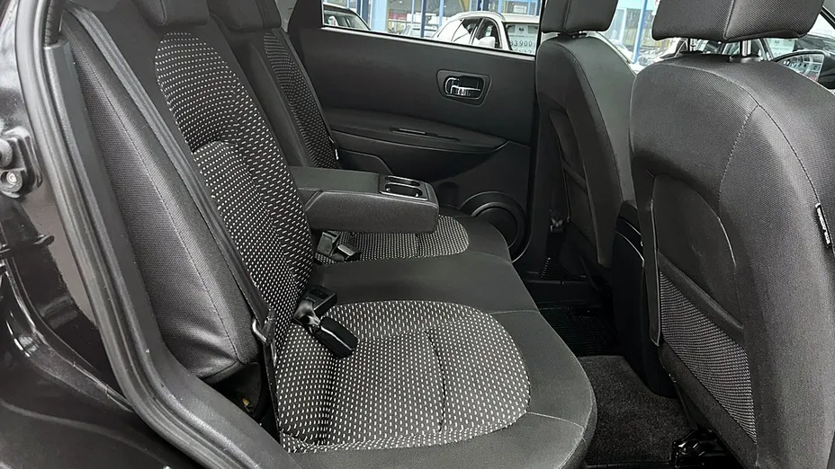 NISSAN Qashqai -