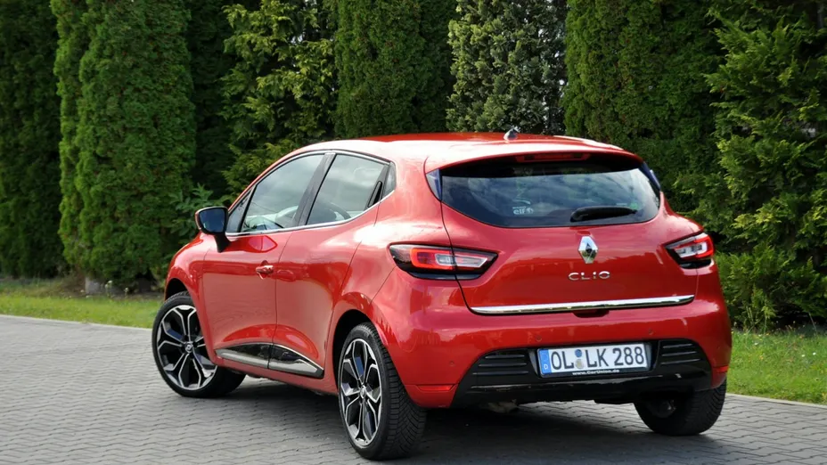 RENAULT Clio -