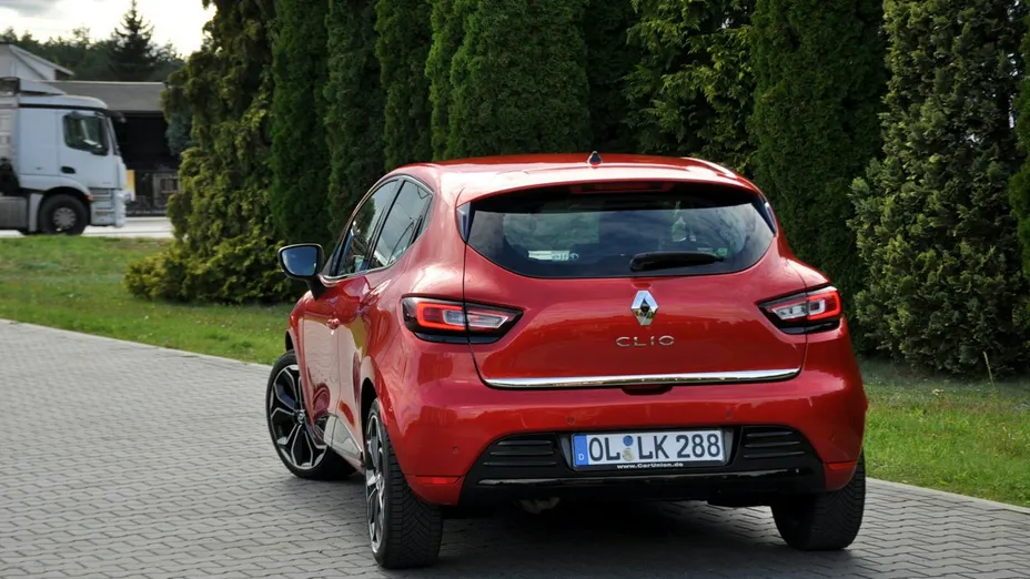 RENAULT Clio -