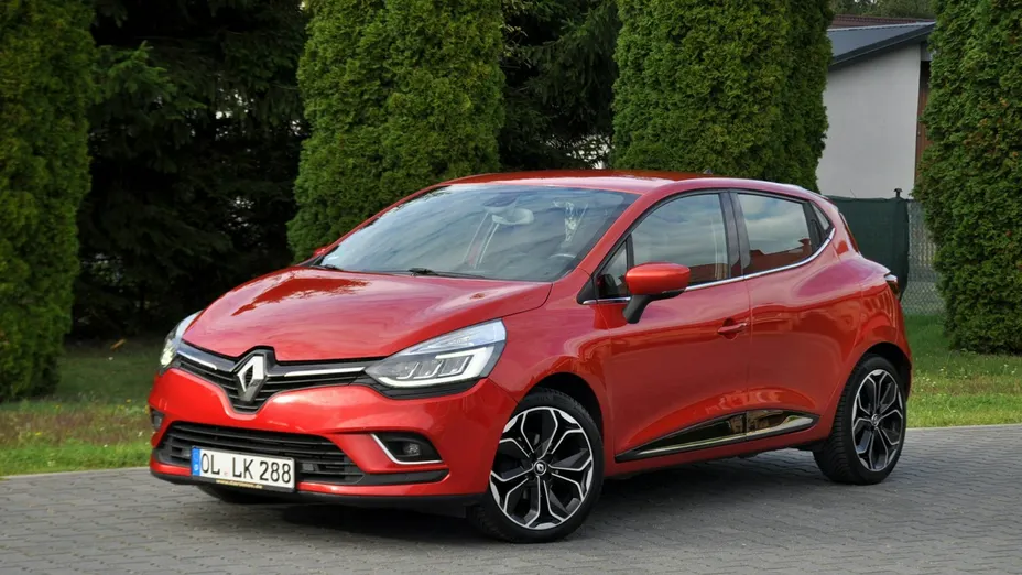 RENAULT Clio -