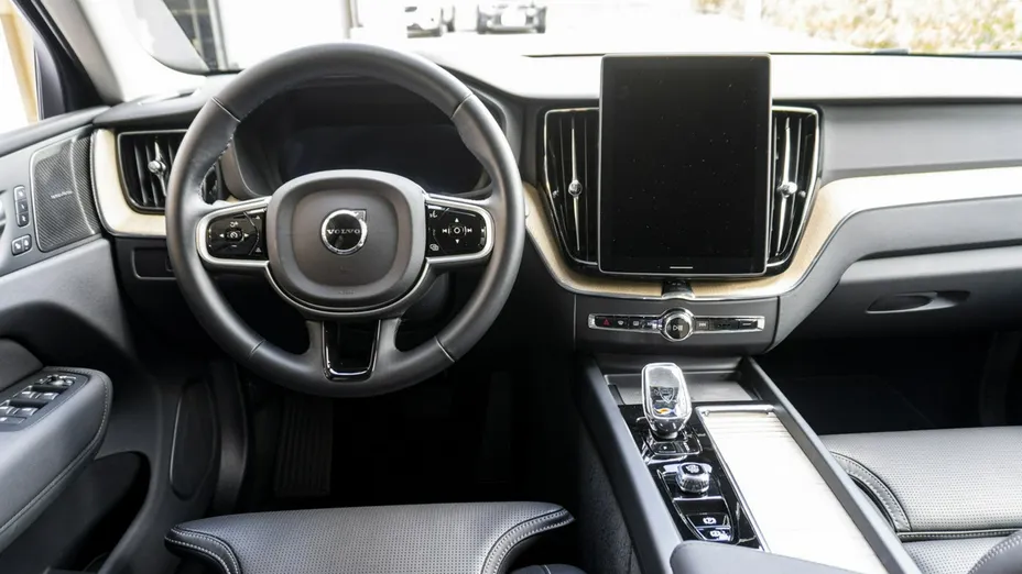 VOLVO XC60 -