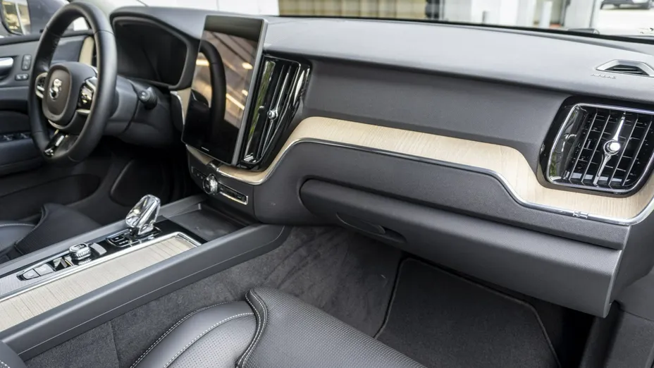 VOLVO XC60 -