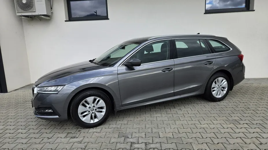 SKODA Octavia -