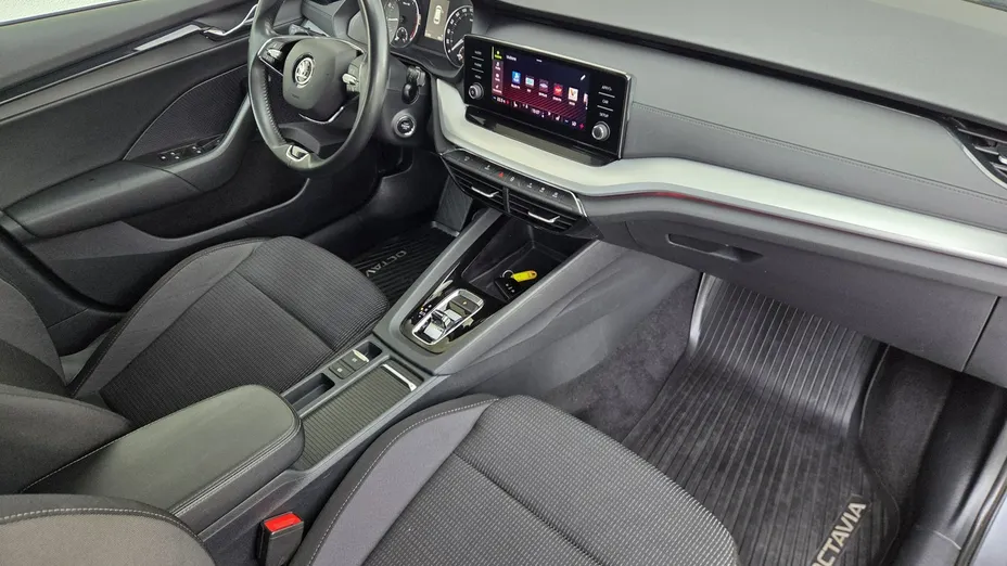 SKODA Octavia -