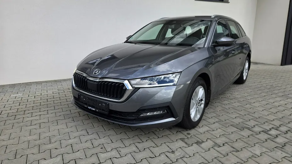 SKODA Octavia -