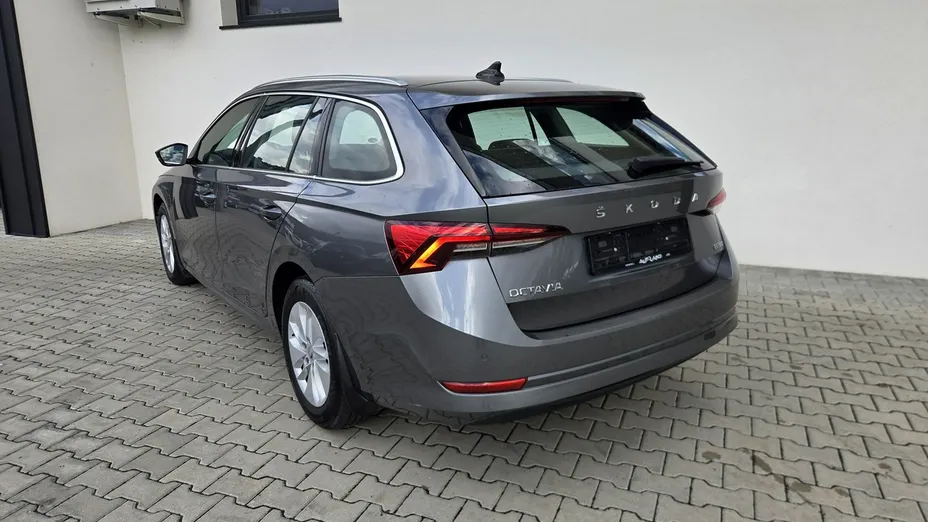 SKODA Octavia -