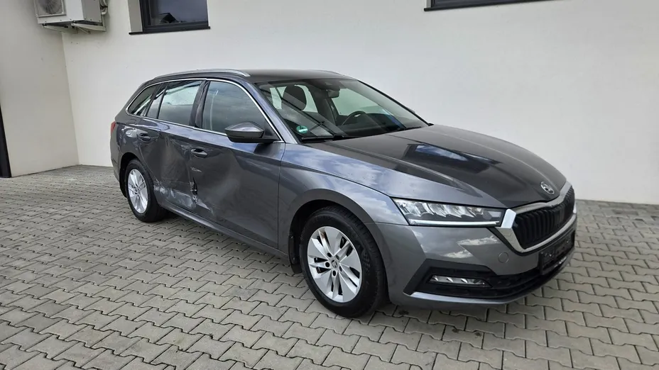 SKODA Octavia -