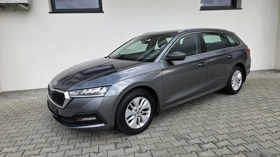 SKODA Octavia -