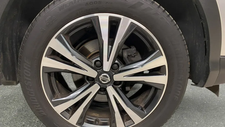 NISSAN Qashqai -