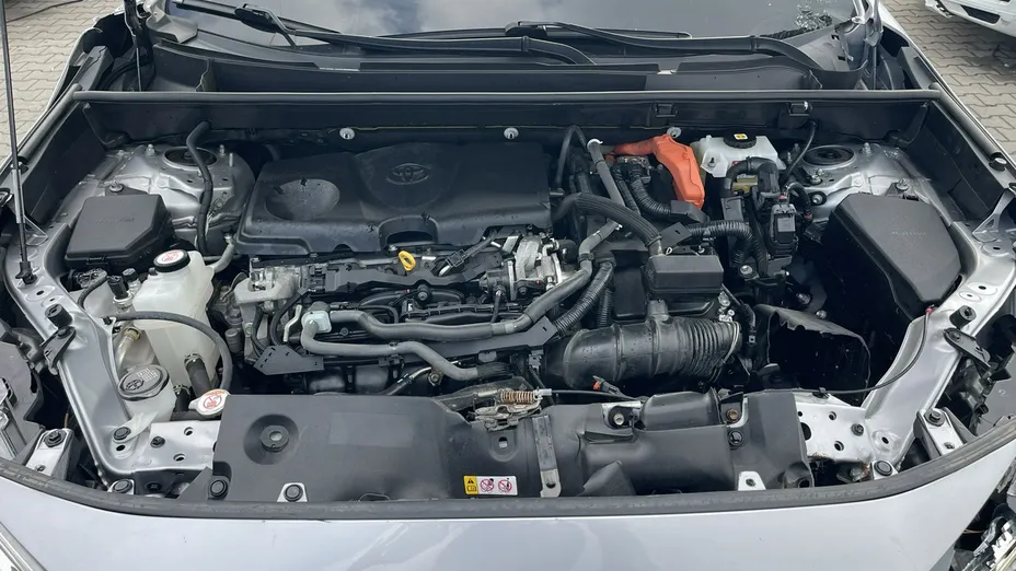 TOYOTA RAV4 -