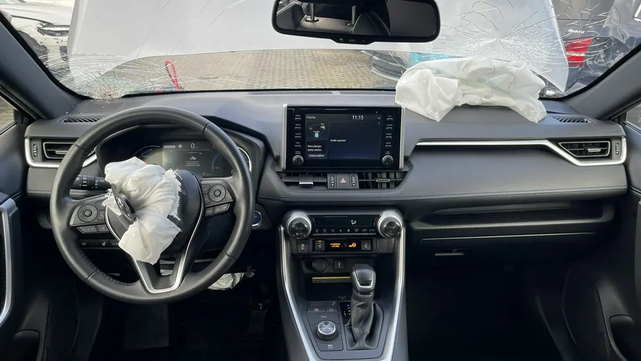 TOYOTA RAV4 -